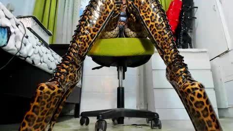 Tiffany online show from 14, 3, 2026