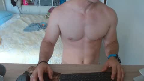 Snapshot of mitcheli chatting on 26, 2, 2025 Onlyfans online show from 26, 2, 2025