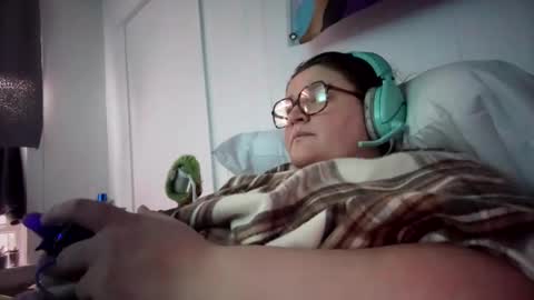 Snapshot of mitchellebunny7 chatting on 16, 1, 2026 MichelleBunny7 online show from 16, 1, 2026