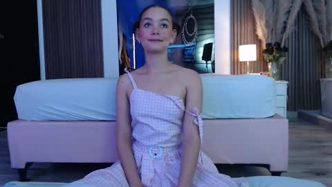 Mtica Brennet online show from 30, 10, 2025