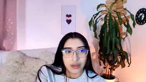 Snapshot of mitsuri_7777 chatting on 5, 10, 2025 Liaaaaaaaa online show from 5, 10, 2025