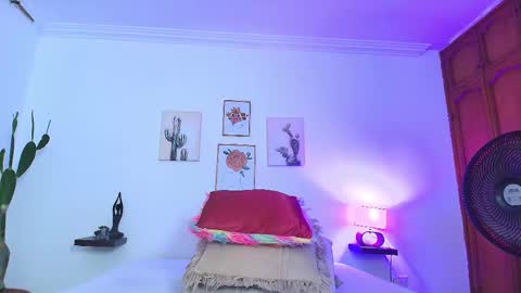 Snapshot of miwa_cutte chatting on 11, 2, 2025 Miwa online show from 11, 2, 2025