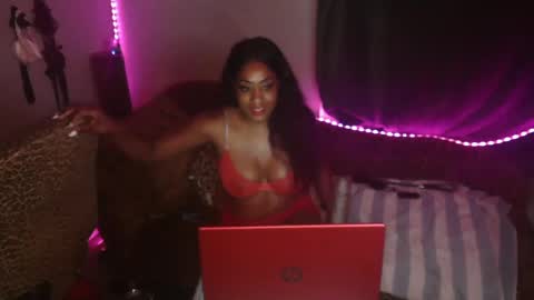 Snapshot of mixedlovers chatting on 26, 9, 2025 Precious online show from 26, 9, 2025