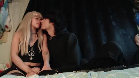 Naomi and Nekorii online show from 22, 4, 2026