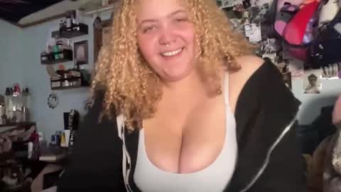 mixxedgoodness222 online show from 4, 2, 2026