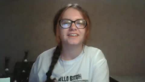 Snapshot of miyabe chatting on 11, 1, 2025 Milana online show from 11, 1, 2025