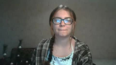 Snapshot of miyabe chatting on 12, 1, 2025 Milana online show from 12, 1, 2025