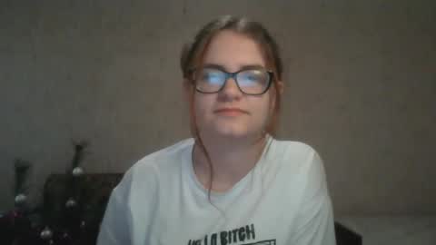 Snapshot of miyabe chatting on 15, 1, 2025 Milana online show from 15, 1, 2025