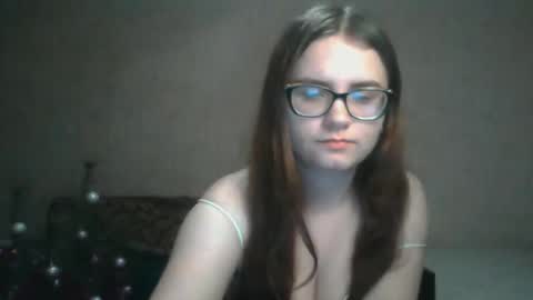 Snapshot of miyabe chatting on 3, 2, 2025 Milana online show from 3, 2, 2025