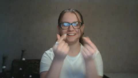 Snapshot of miyabe chatting on 6, 2, 2025 Milana online show from 6, 2, 2025