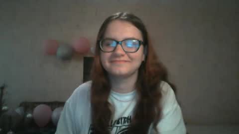 Snapshot of miyabe chatting on 5, 3, 2025 Milana online show from 5, 3, 2025