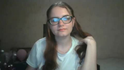 Snapshot of miyabe chatting on 7, 3, 2025 Milana online show from 7, 3, 2025