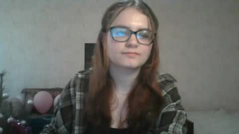 Snapshot of miyabe chatting on 8, 3, 2025 Milana online show from 8, 3, 2025