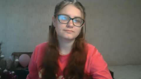 Snapshot of miyabe chatting on 9, 3, 2025 Milana online show from 9, 3, 2025