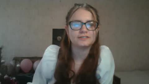 Snapshot of miyabe chatting on 9, 3, 2025 Milana online show from 9, 3, 2025