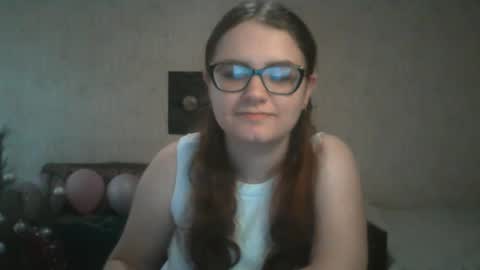 Snapshot of miyabe chatting on 10, 3, 2025 Milana online show from 10, 3, 2025