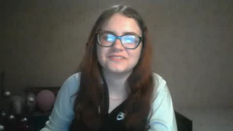 Snapshot of miyabe chatting on 11, 3, 2025 Milana online show from 11, 3, 2025