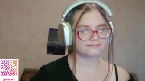 Snapshot of miyabe chatting on 21, 9, 2025 Milana online show from 21, 9, 2025