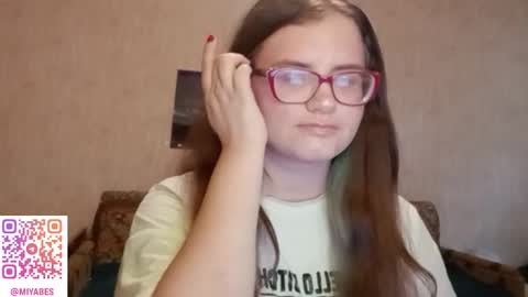 Snapshot of miyabe chatting on 2, 10, 2025 Milana online show from 2, 10, 2025