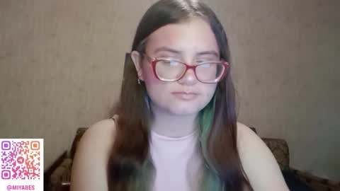 Snapshot of miyabe chatting on 5, 10, 2025 Milana online show from 5, 10, 2025