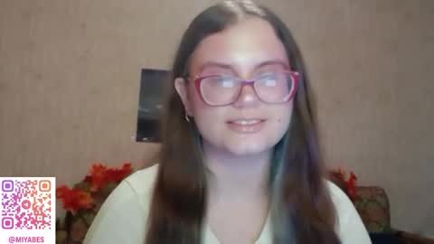 Snapshot of miyabe chatting on 10, 10, 2025 Milana online show from 10, 10, 2025