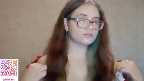 Snapshot of miyabe chatting on 16, 10, 2025 Milana online show from 16, 10, 2025