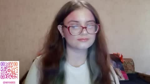 Snapshot of miyabe chatting on 22, 10, 2025 Milana online show from 22, 10, 2025