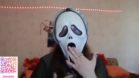 Snapshot of miyabe chatting on 30, 10, 2025 Milana online show from 30, 10, 2025