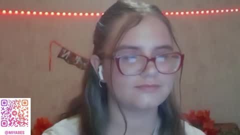 Snapshot of miyabe chatting on 9, 11, 2025 Milana online show from 9, 11, 2025