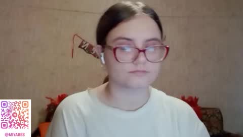 Snapshot of miyabe chatting on 14, 11, 2025 Milana online show from 14, 11, 2025