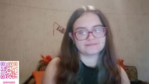 Snapshot of miyabe chatting on 16, 11, 2025 Milana online show from 16, 11, 2025