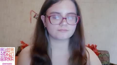 Snapshot of miyabe chatting on 17, 11, 2025 Milana online show from 17, 11, 2025