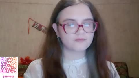 Snapshot of miyabe chatting on 21, 11, 2025 Milana online show from 21, 11, 2025