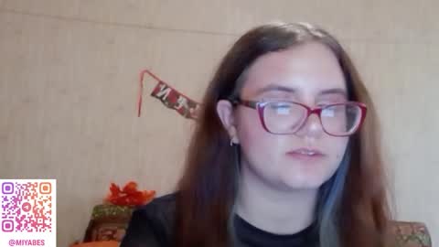 Snapshot of miyabe chatting on 22, 11, 2025 Milana online show from 22, 11, 2025