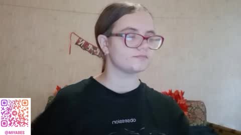 Snapshot of miyabe chatting on 23, 11, 2025 Milana online show from 23, 11, 2025