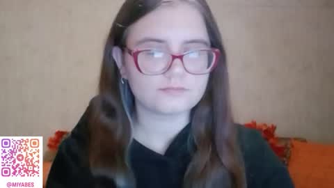 Snapshot of miyabe chatting on 15, 12, 2025 Milana online show from 15, 12, 2025