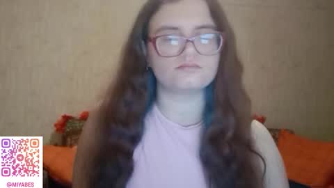 Snapshot of miyabe chatting on 18, 12, 2025 Milana online show from 18, 12, 2025