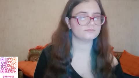 Snapshot of miyabe chatting on 20, 12, 2025 Milana online show from 20, 12, 2025