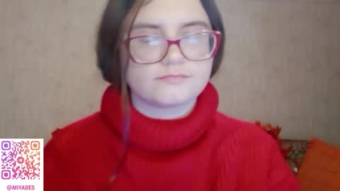 Snapshot of miyabe chatting on 22, 12, 2025 Milana online show from 22, 12, 2025