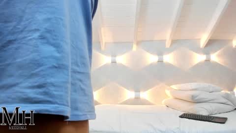 mizzhell_ online show from 16, 11, 2025