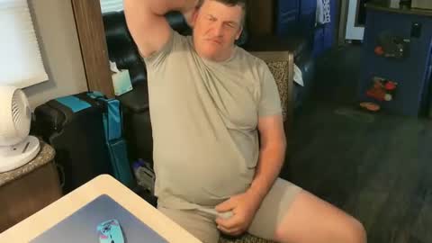 mmmthatsfunnn online show from 18, 11, 2025