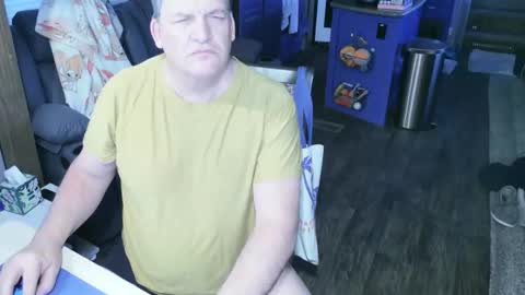 mmmthatsfunnn online show from 15, 1, 2026