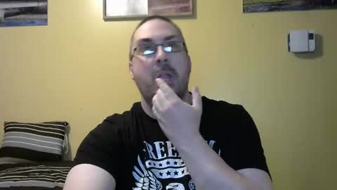 Snapshot of mmr4545 chatting on 21, 4, 2026 mark online show from 21, 4, 2026