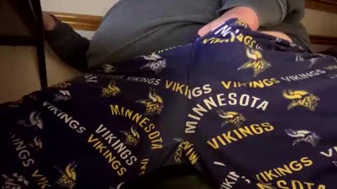 mnguy19726969 online show from 4, 11, 2025