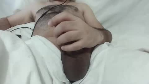 Snapshot of mo0085 chatting on 28, 11, 2025 Laith online show from 28, 11, 2025