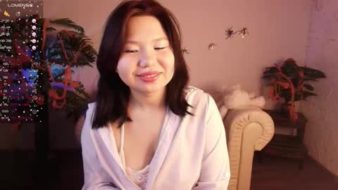 Snapshot of moana_light chatting on 8, 11, 2025 hey meet with me online show from 8, 11, 2025