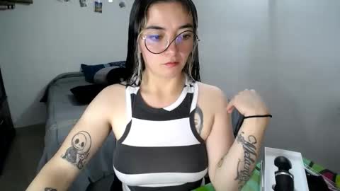 Snapshot of mocca_117 chatting on 28, 10, 2025 Sam online show from 28, 10, 2025