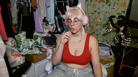 Snapshot of mochi_rainbow chatting on 14, 1, 2025 The Mochi Rainbow Variety Show online show from 14, 1, 2025