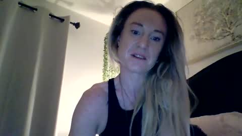 Snapshot of mockingbirds91 chatting on 7, 7, 2026 mockingbirds91 online show from 7, 7, 2026
