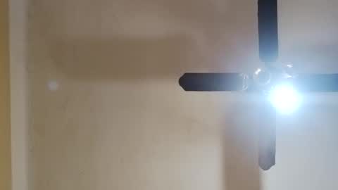 Snapshot of modelo_web18 chatting on 28, 9, 2025 camilo online show from 28, 9, 2025